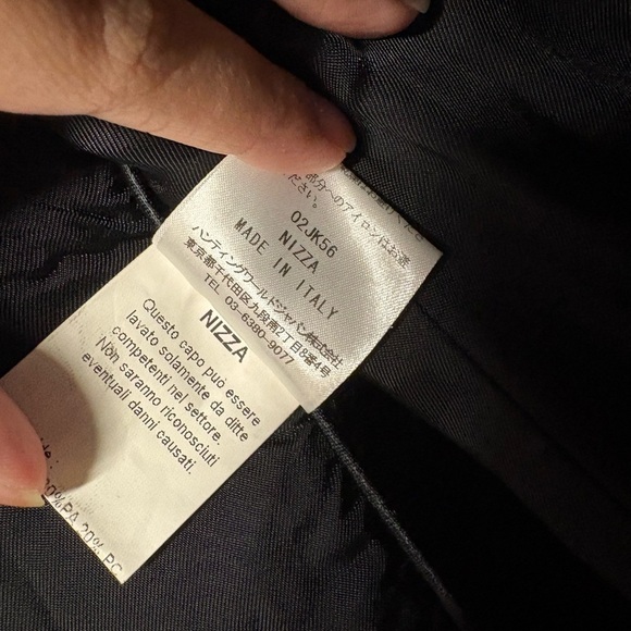 Hunting World Coat - Picture 8 of 12